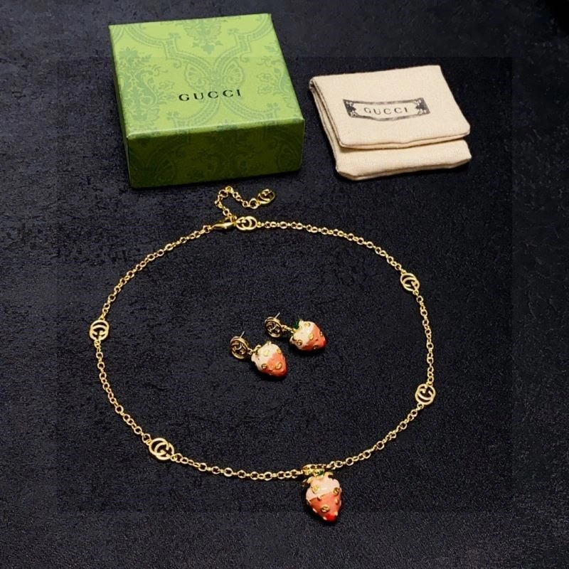 Compact Gucci Necklaces 244337