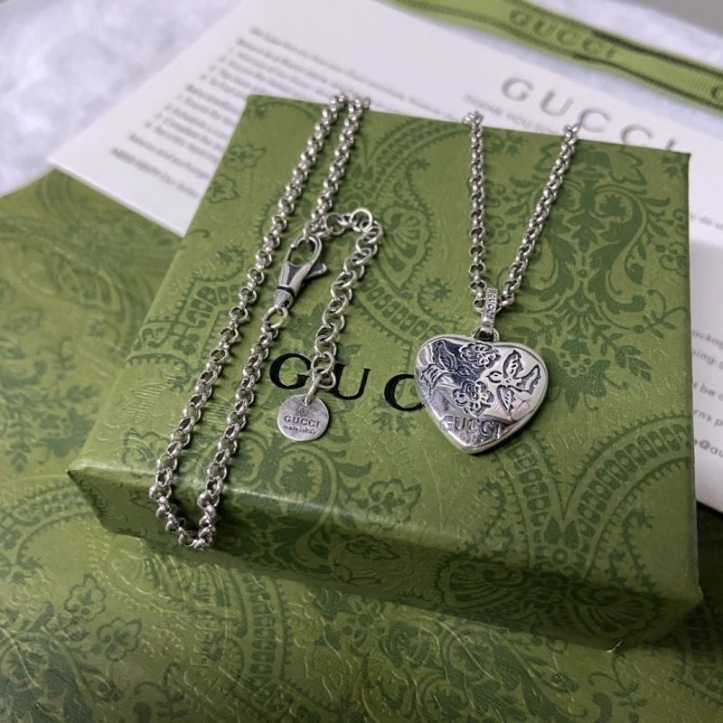 Versatile Gucci Necklaces 244308