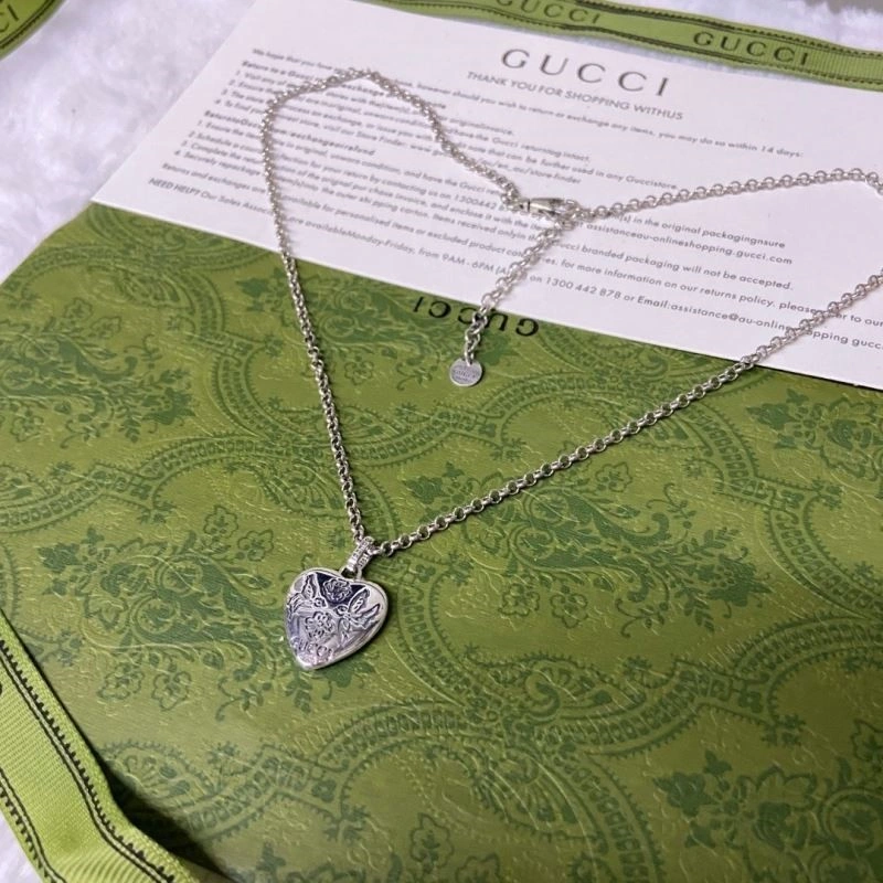 Versatile Gucci Necklaces 244308