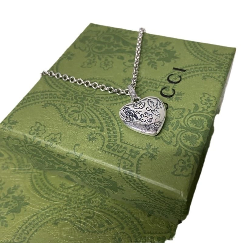 Versatile Gucci Necklaces 244308