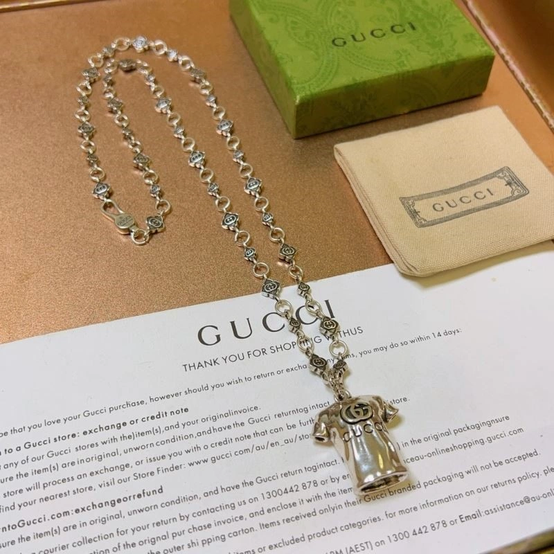 Sporty Gucci Necklaces 244302