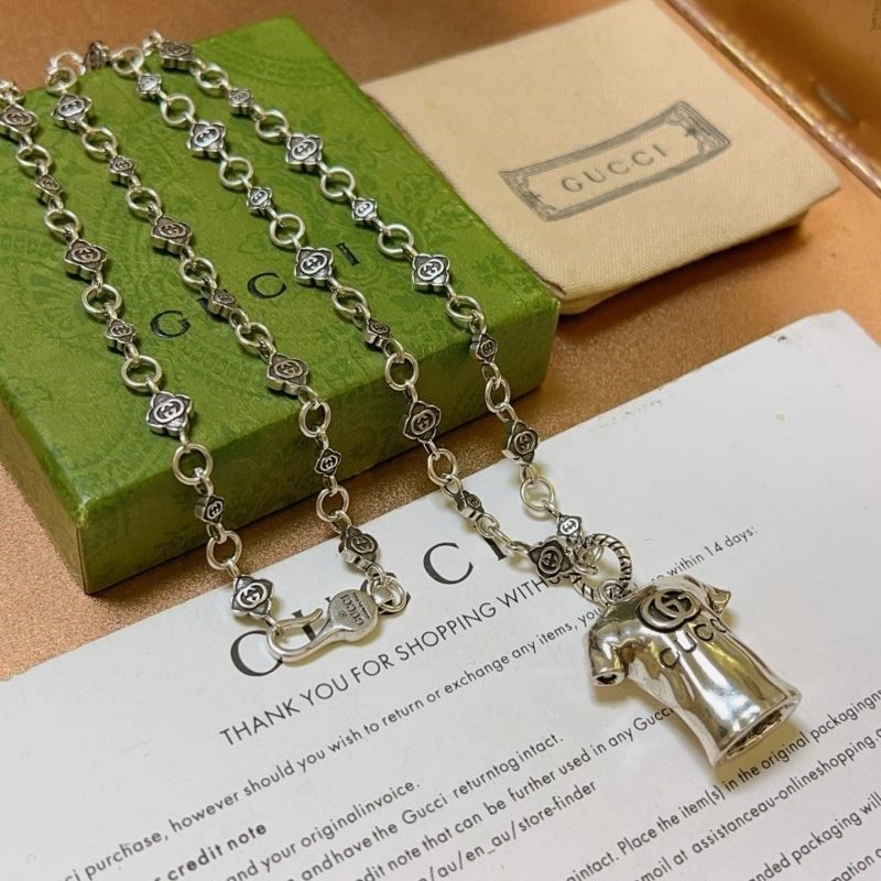 Sporty Gucci Necklaces 244302