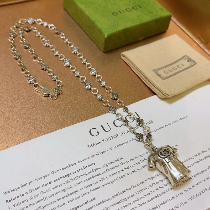 Sporty Gucci Necklaces 244302