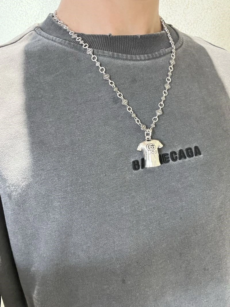 Sporty Gucci Necklaces 244302