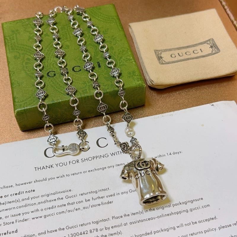 Sporty Gucci Necklaces 244302
