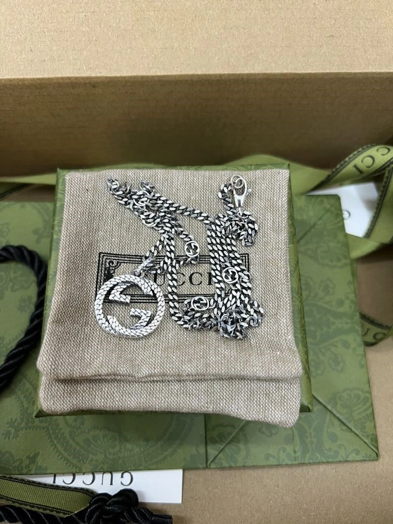 Versatile Gucci Necklaces 244274
