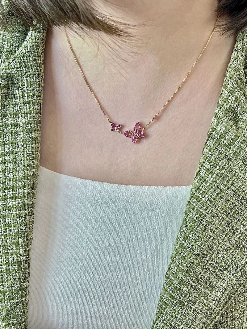 Supportive Gucci Necklaces 244250