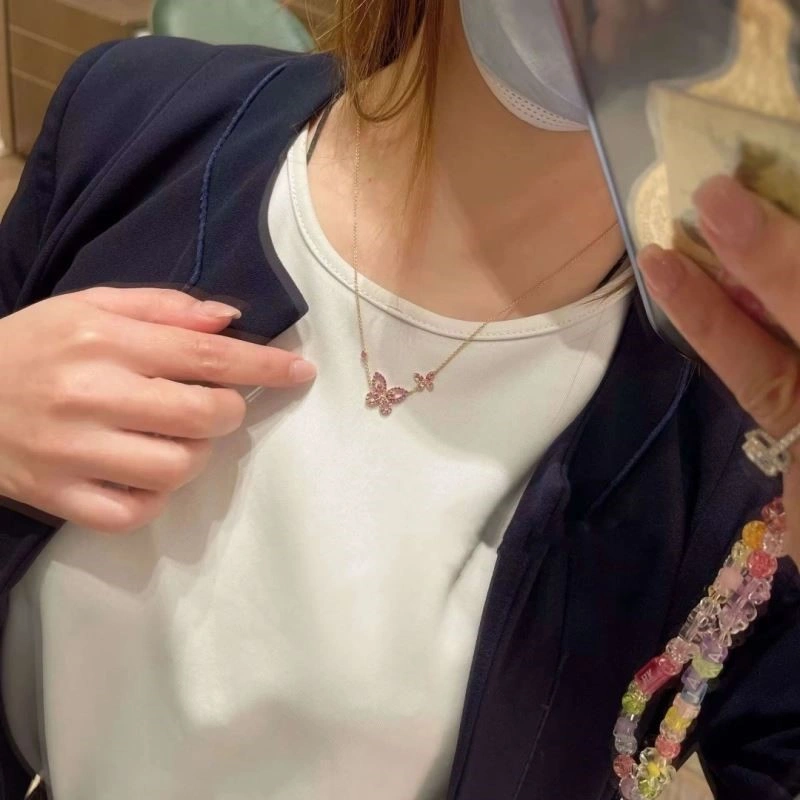 Supportive Gucci Necklaces 244250