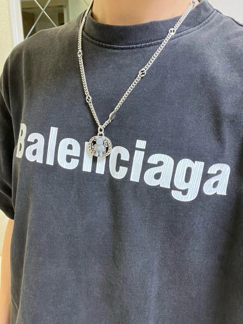 Gucci Necklaces Sleek 244210