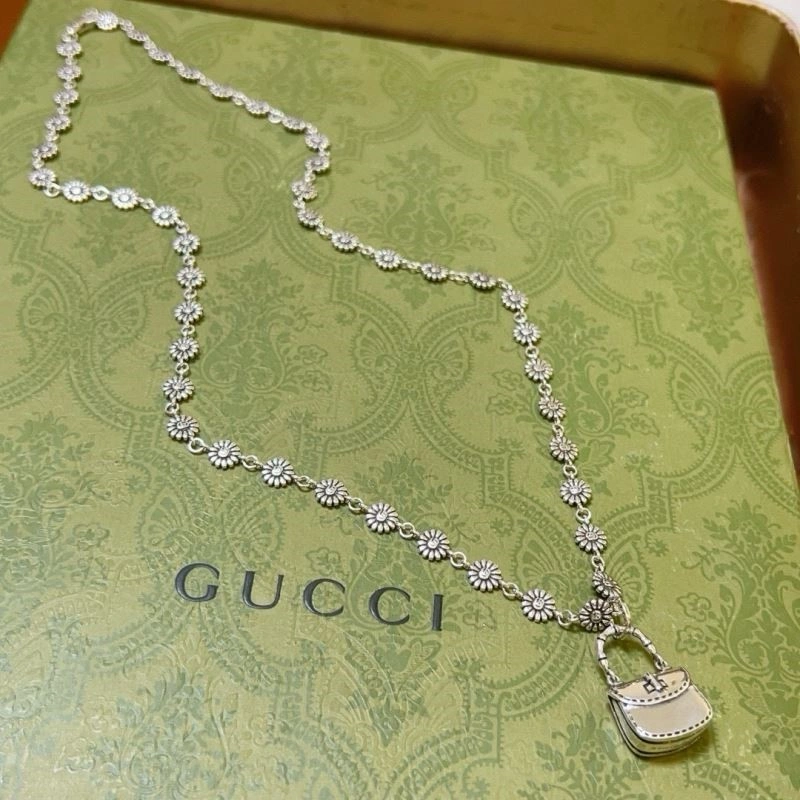 Elegant Gucci Necklaces 244208