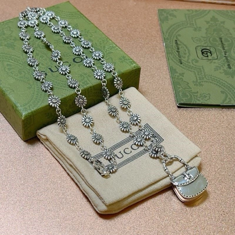Elegant Gucci Necklaces 244208
