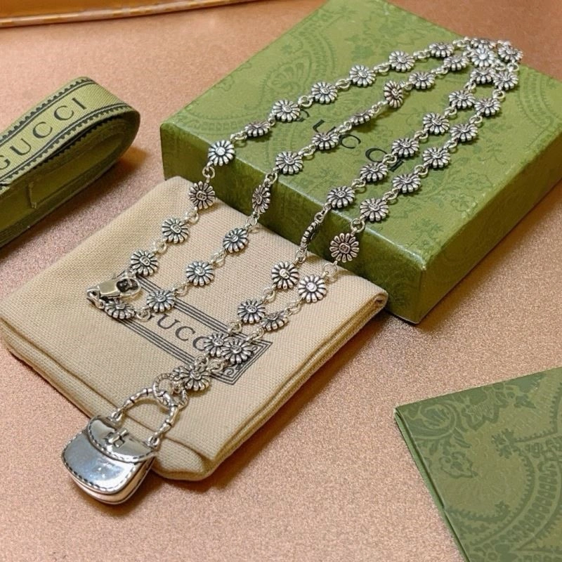 Elegant Gucci Necklaces 244208