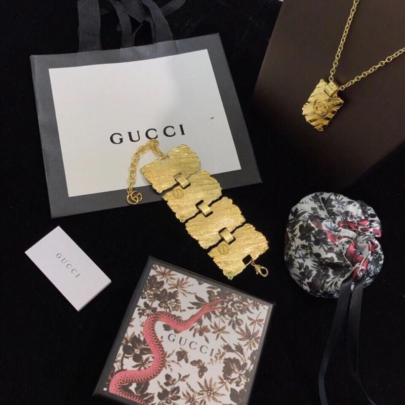 Breathable Gucci Necklaces 244030