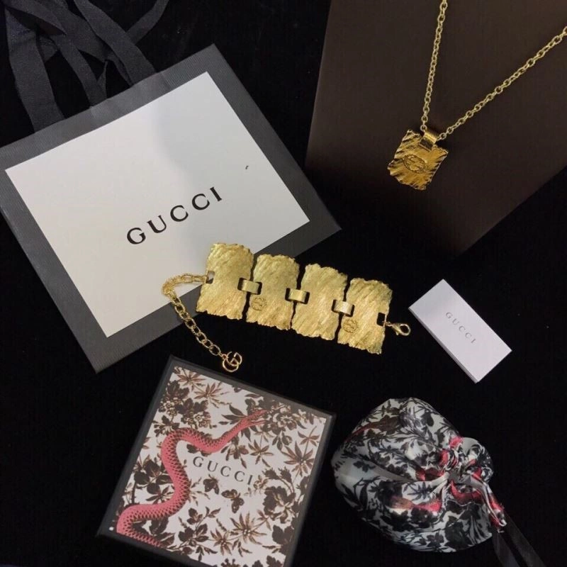 Breathable Gucci Necklaces 244030
