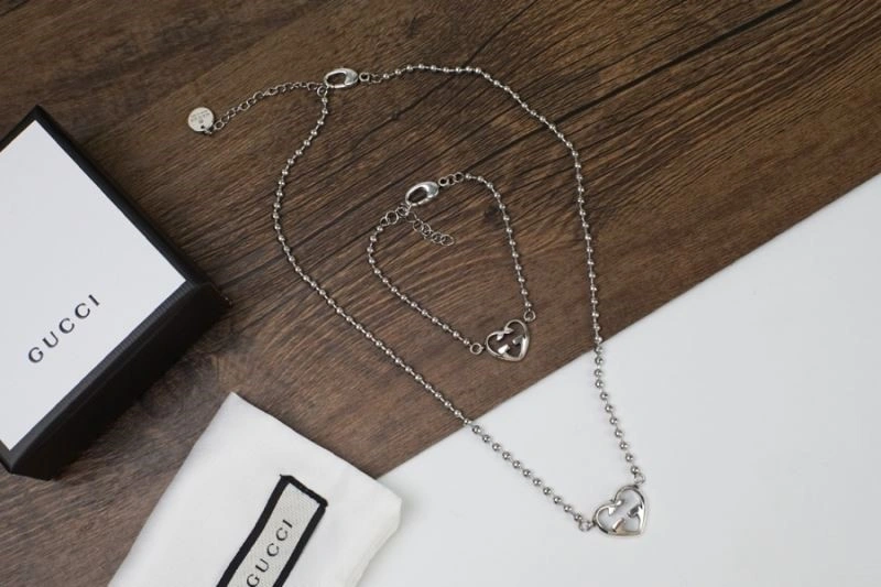 Gucci Necklaces Lightweight 243977