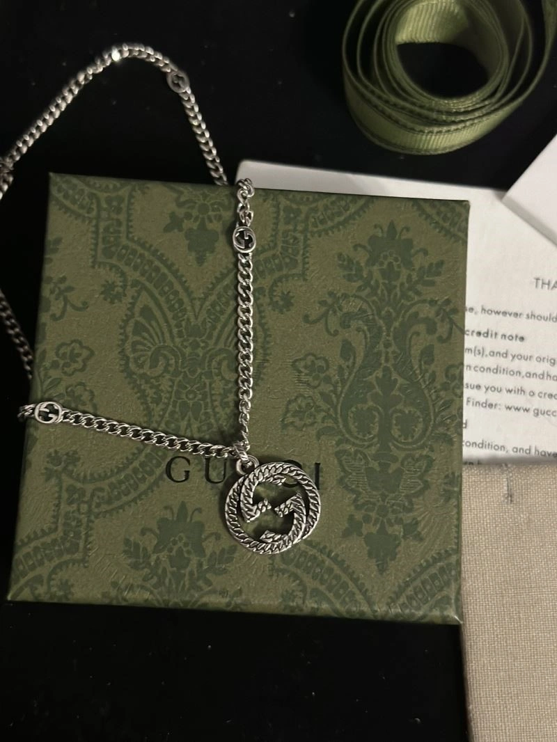 Trendsetting Gucci Necklaces 243944