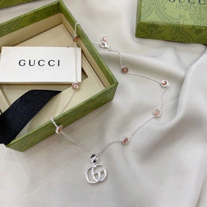 Contemporary Gucci Necklaces 243709