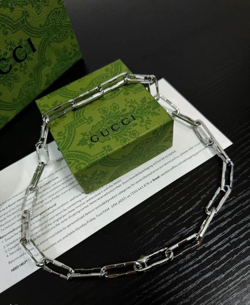 Sporty Gucci Necklaces 243652