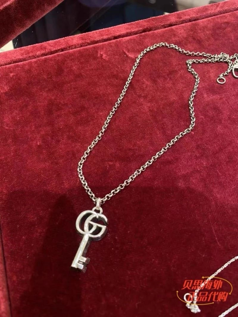 Elegant Gucci Necklaces 243643