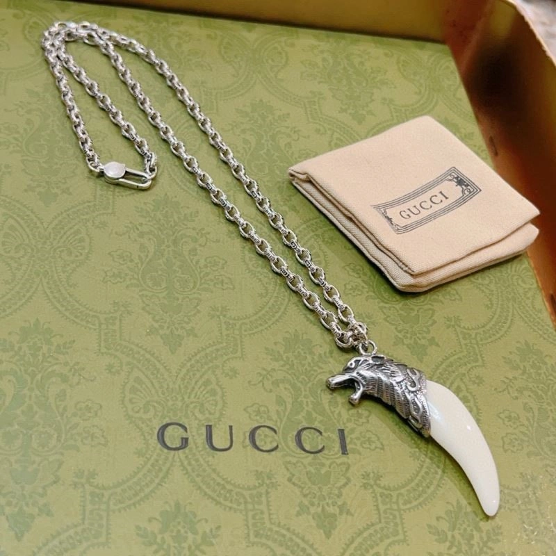 Vibrant Gucci Necklaces 243660