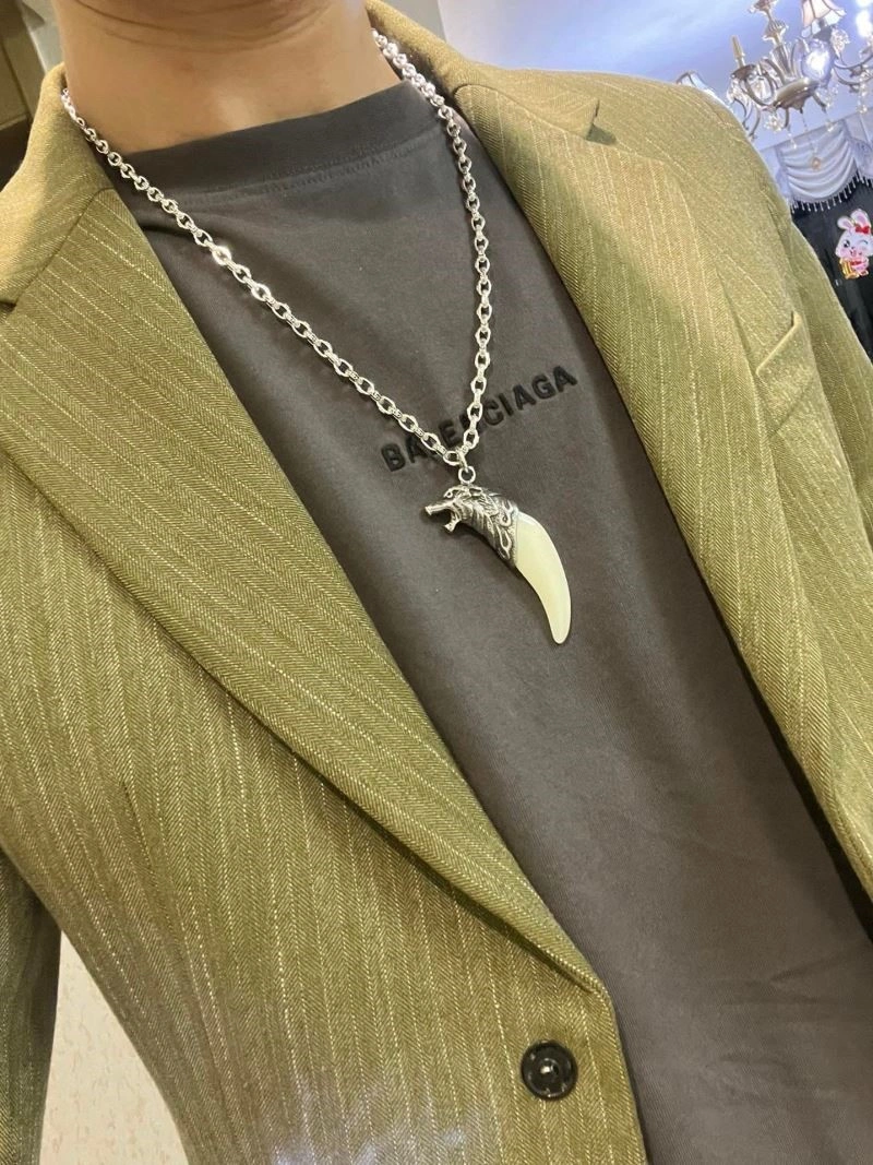 Vibrant Gucci Necklaces 243660