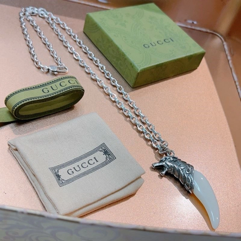 Vibrant Gucci Necklaces 243660
