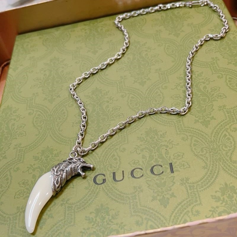 Vibrant Gucci Necklaces 243660