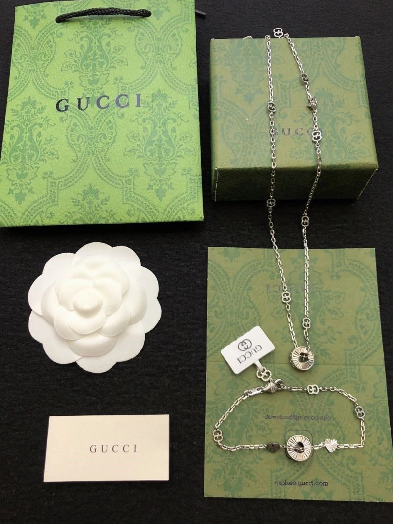 Stylish Gucci Necklaces 243646