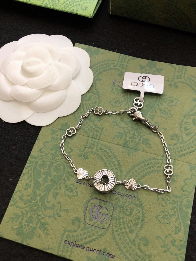 Stylish Gucci Necklaces 243646