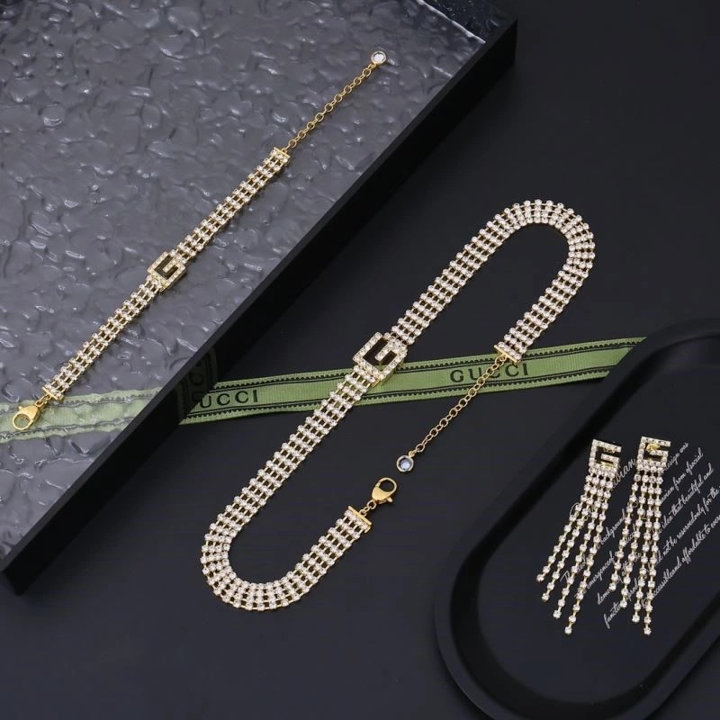 Vibrant Gucci Necklaces 243654