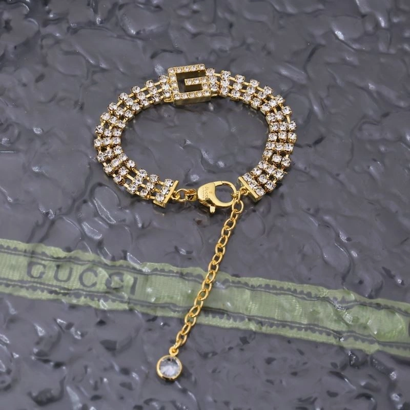 Vibrant Gucci Necklaces 243654