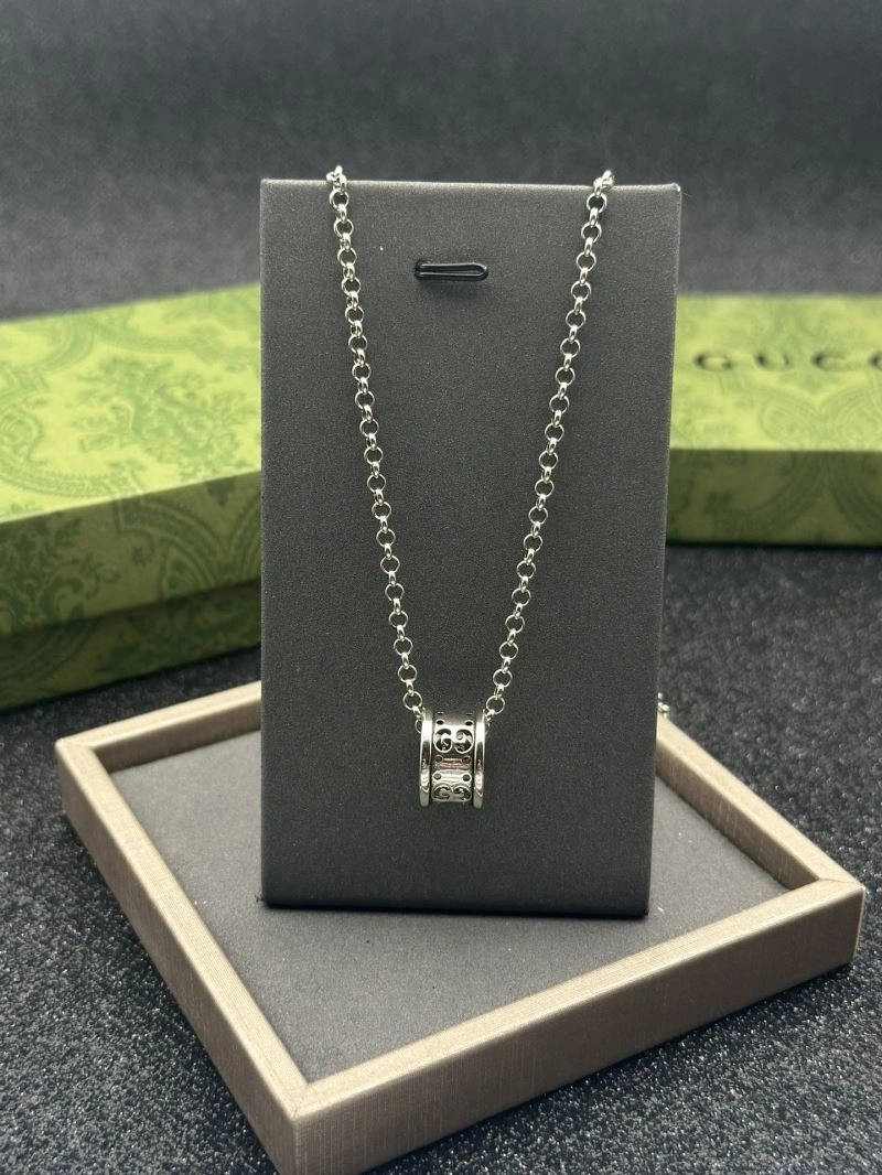 Sporty Gucci Necklaces 243605