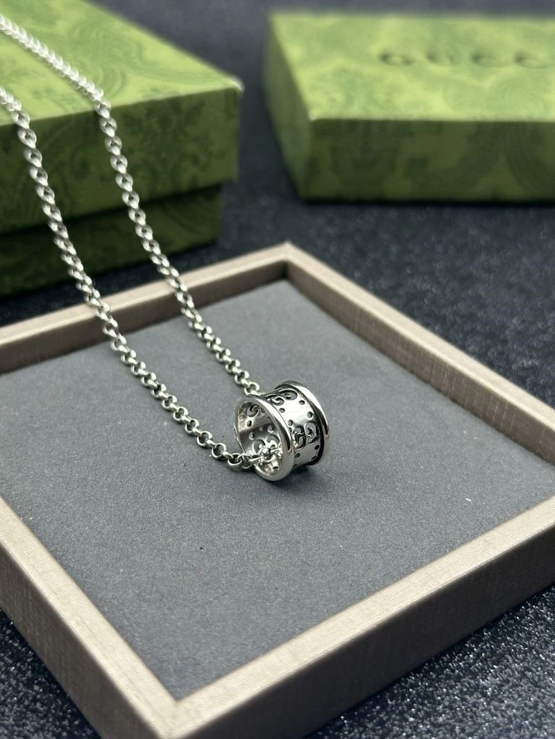 Sporty Gucci Necklaces 243605