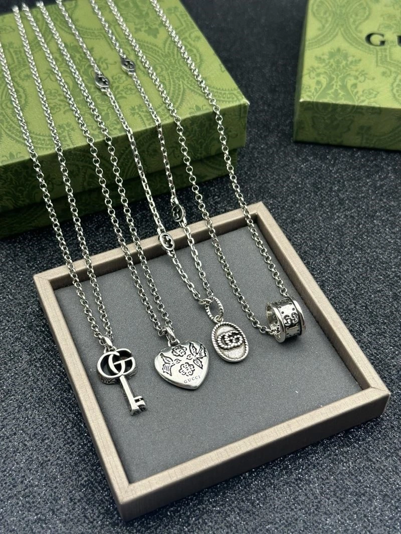 Sporty Gucci Necklaces 243605