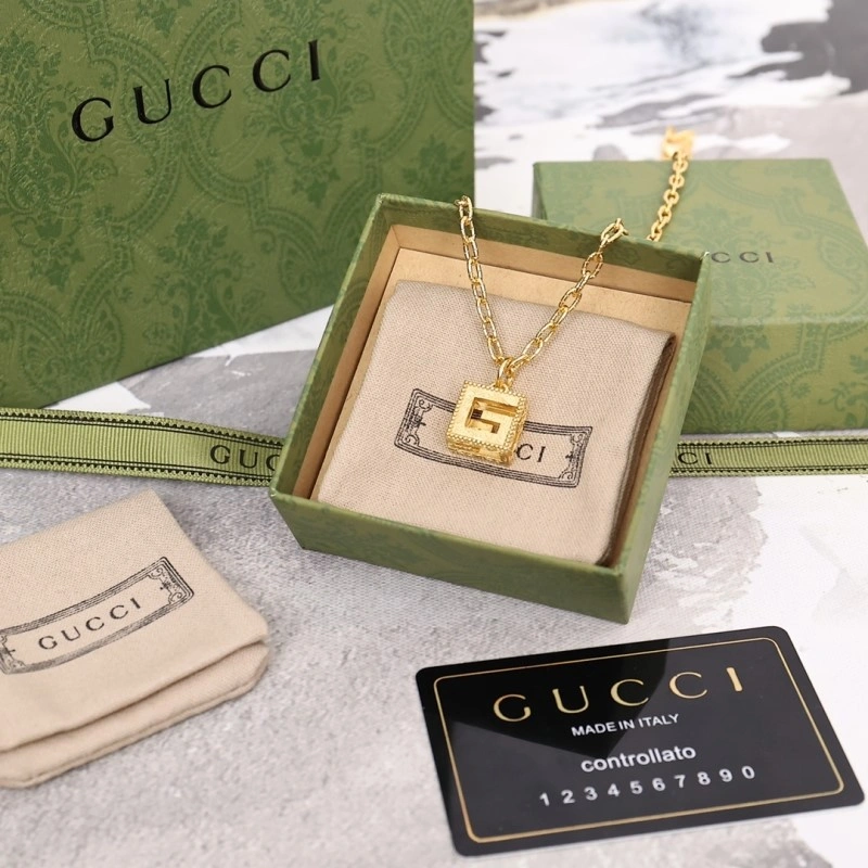 Sleek Gucci Necklaces 243571