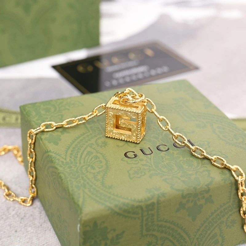 Sleek Gucci Necklaces 243571