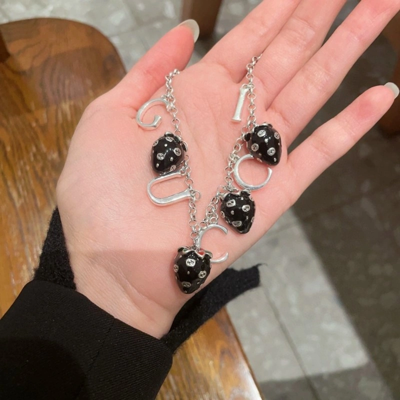 Neat Gucci Necklaces 243587