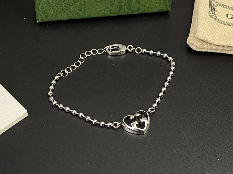 WaterResistant Gucci Necklaces 243561