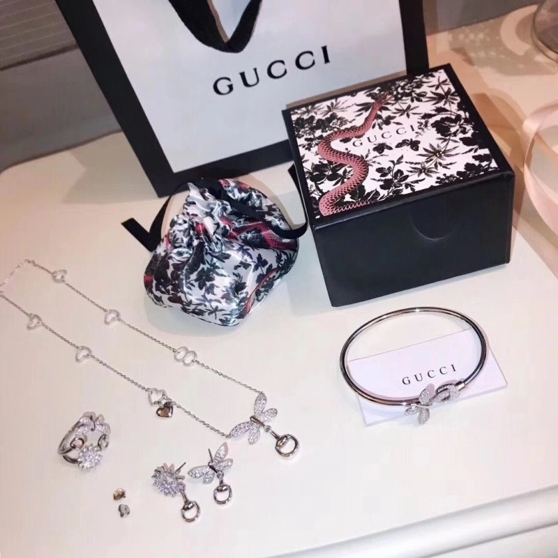 Chic Gucci Necklaces 243581