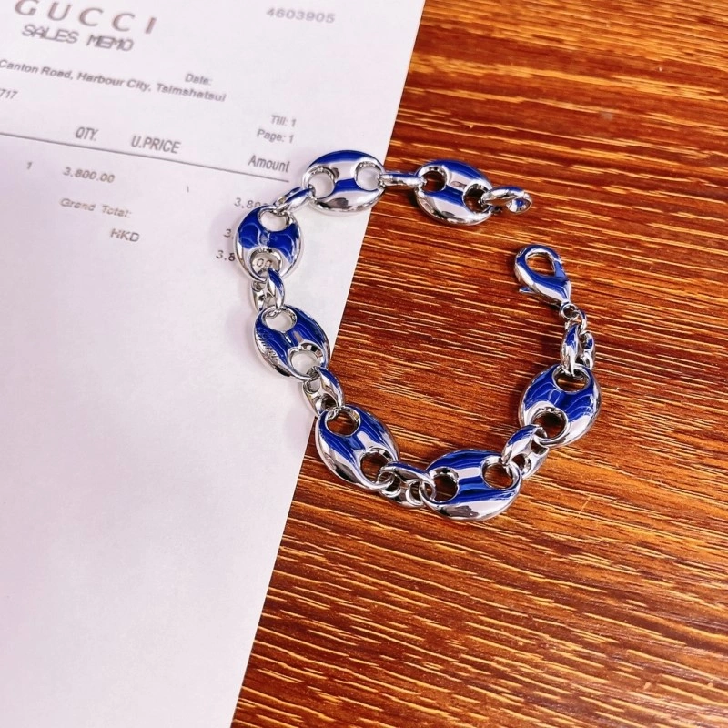 WaterResistant Gucci Necklaces 243535