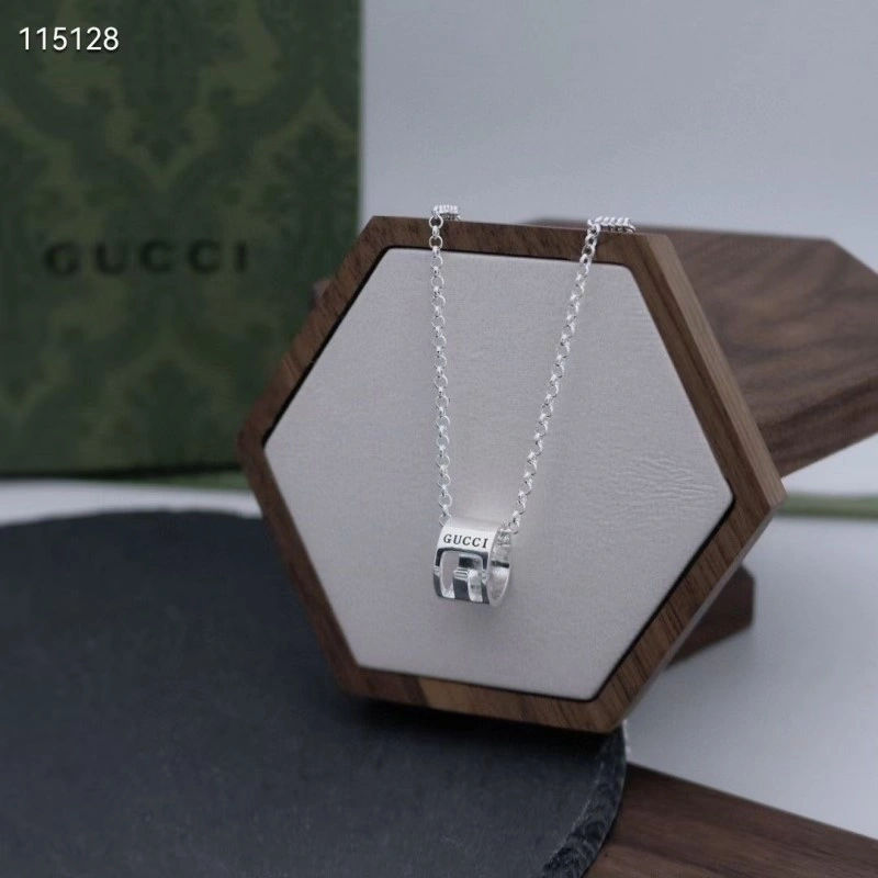 ModernLook Gucci Necklaces 243530