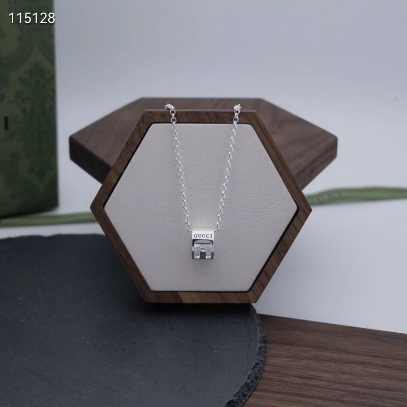 ModernLook Gucci Necklaces 243530
