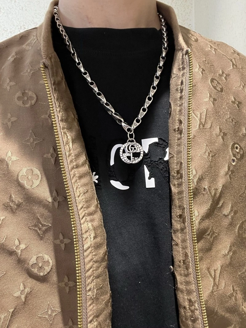 Gucci Necklaces Stylish 243121