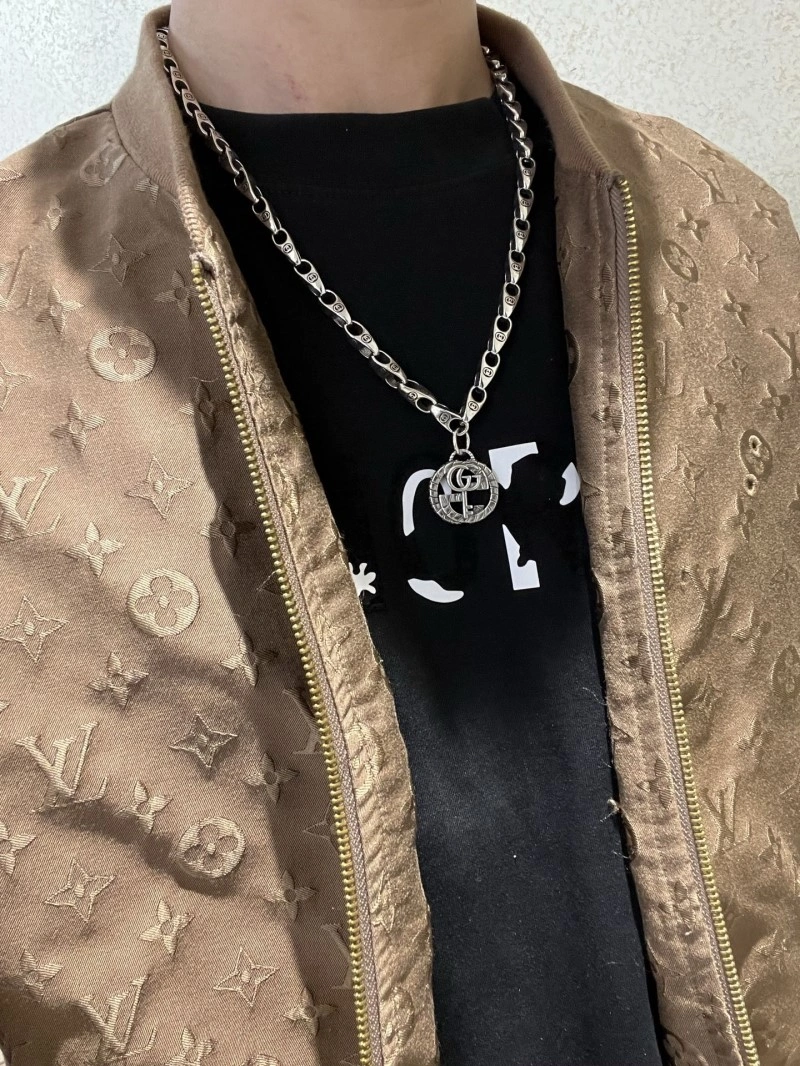 Gucci Necklaces Stylish 243121