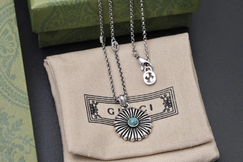Sleek Gucci Necklaces 243089