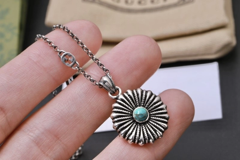 Sleek Gucci Necklaces 243089