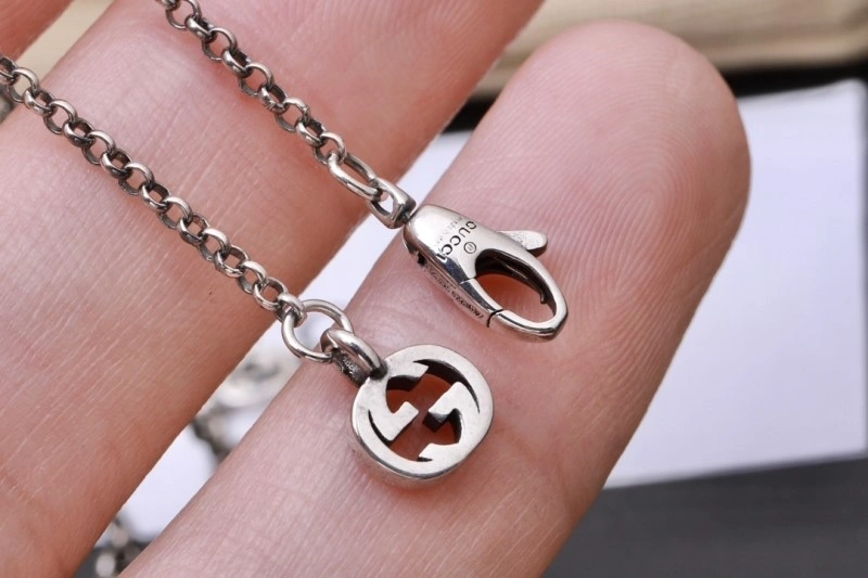 Sleek Gucci Necklaces 243089