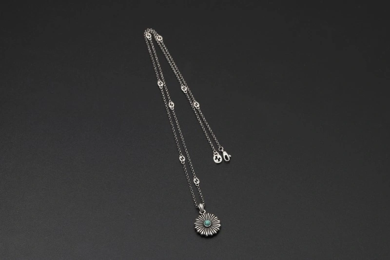 Sleek Gucci Necklaces 243089