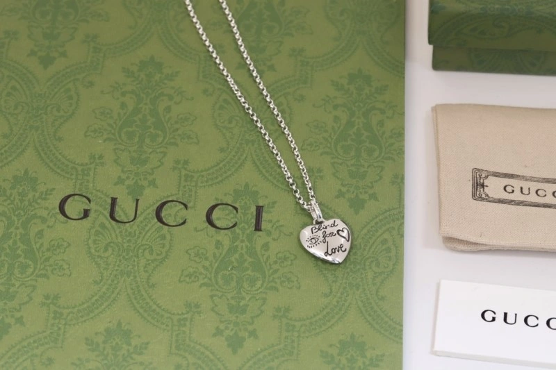 Comfortable Gucci Necklaces 243086