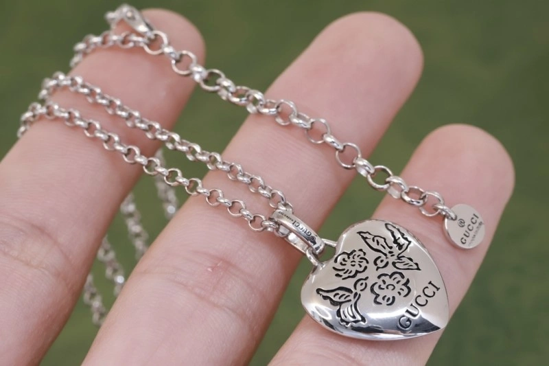 Comfortable Gucci Necklaces 243086